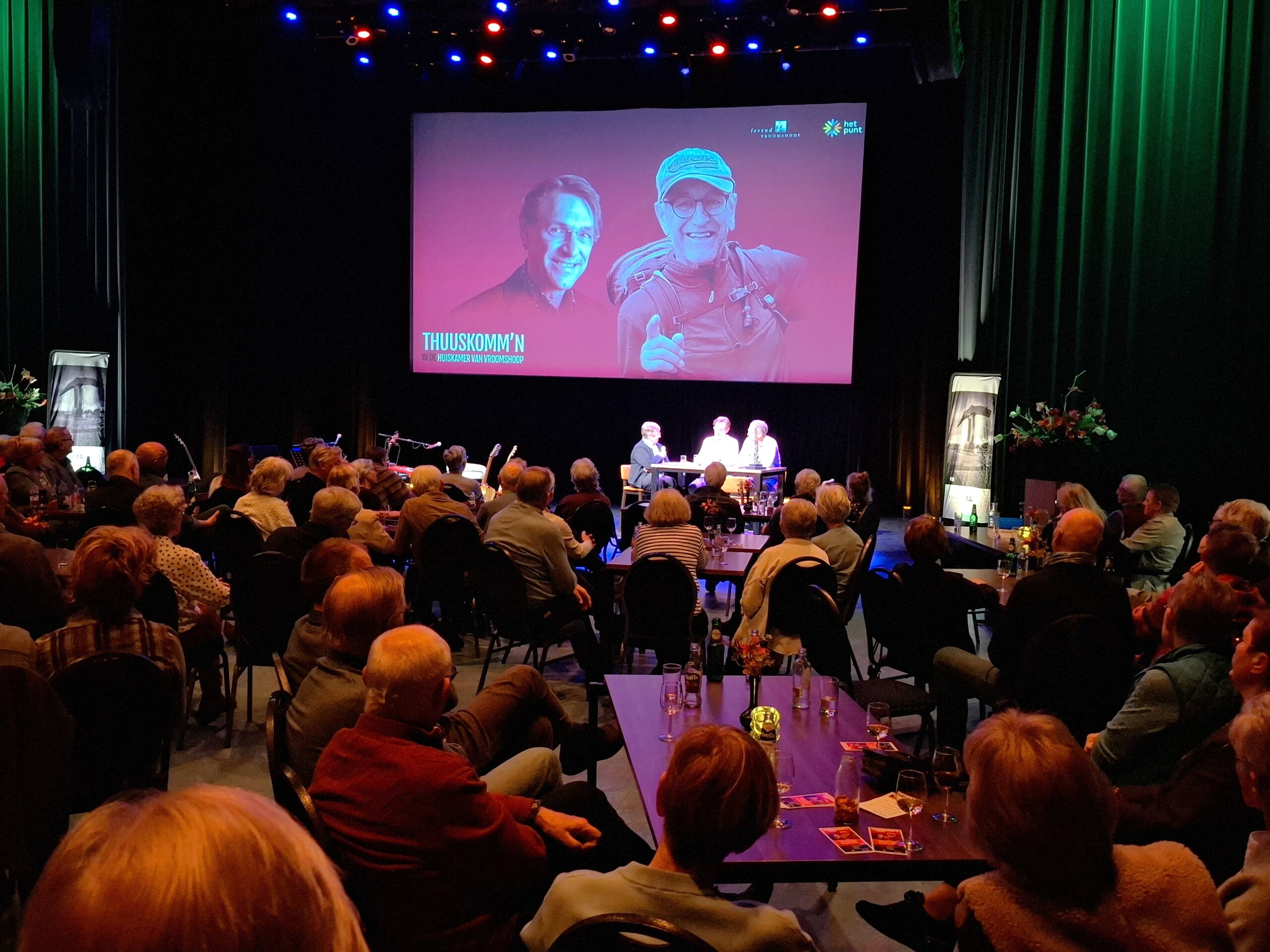 Lees meer over het artikel Warm “Thuuskomm’n” in bomvol theater “Het Punt” Vroomshoop